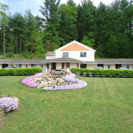 Hitching Post Country Motel Cornwall Exterior foto
