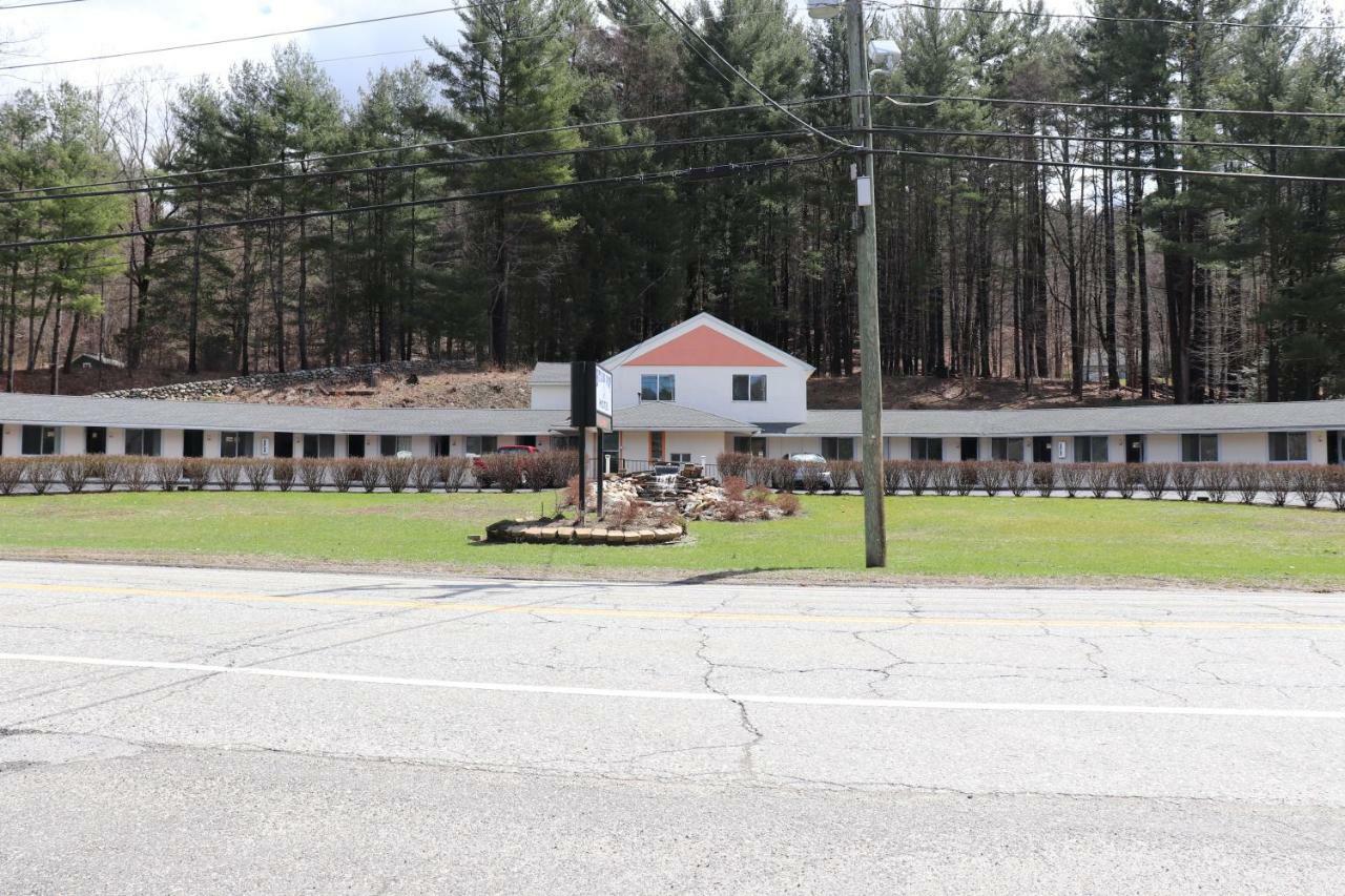 Hitching Post Country Motel Cornwall Exterior foto