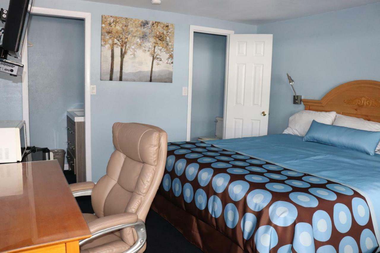 Hitching Post Country Motel Cornwall Exterior foto