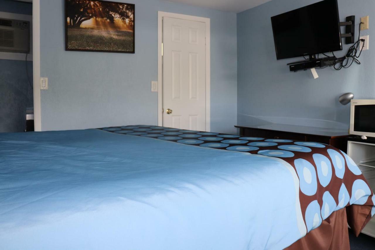 Hitching Post Country Motel Cornwall Exterior foto